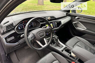 Позашляховик / Кросовер Audi Q3 2021 в Києві