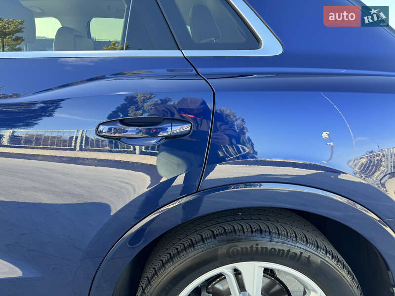 Внедорожник / Кроссовер Audi Q3 2021 в Киеве