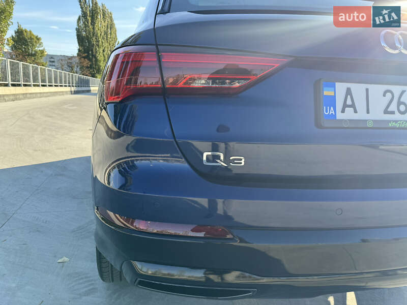 Внедорожник / Кроссовер Audi Q3 2021 в Киеве