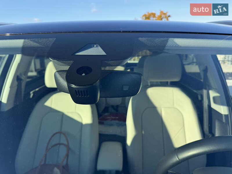 Внедорожник / Кроссовер Audi Q3 2021 в Киеве