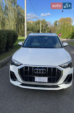 Внедорожник / Кроссовер Audi Q3 2021 в 