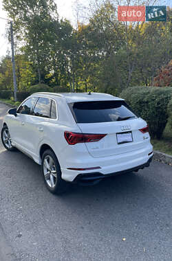 Внедорожник / Кроссовер Audi Q3 2021 в 