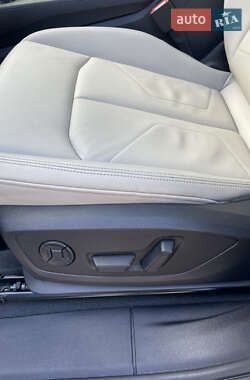 Внедорожник / Кроссовер Audi Q3 2021 в 