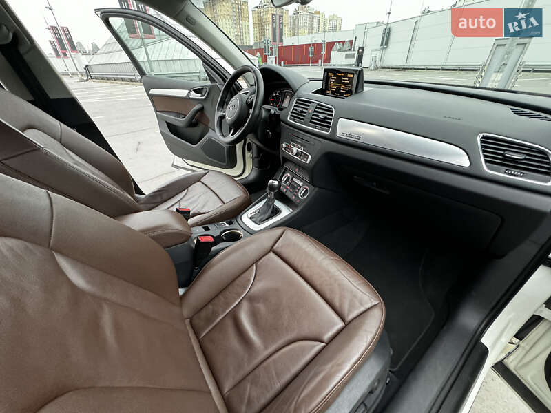 Внедорожник / Кроссовер Audi Q3 2013 в Киеве