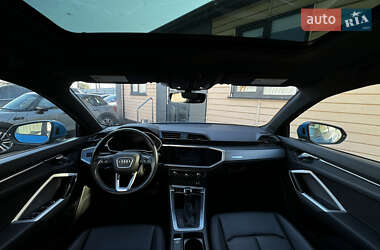 Позашляховик / Кросовер Audi Q3 2022 в 