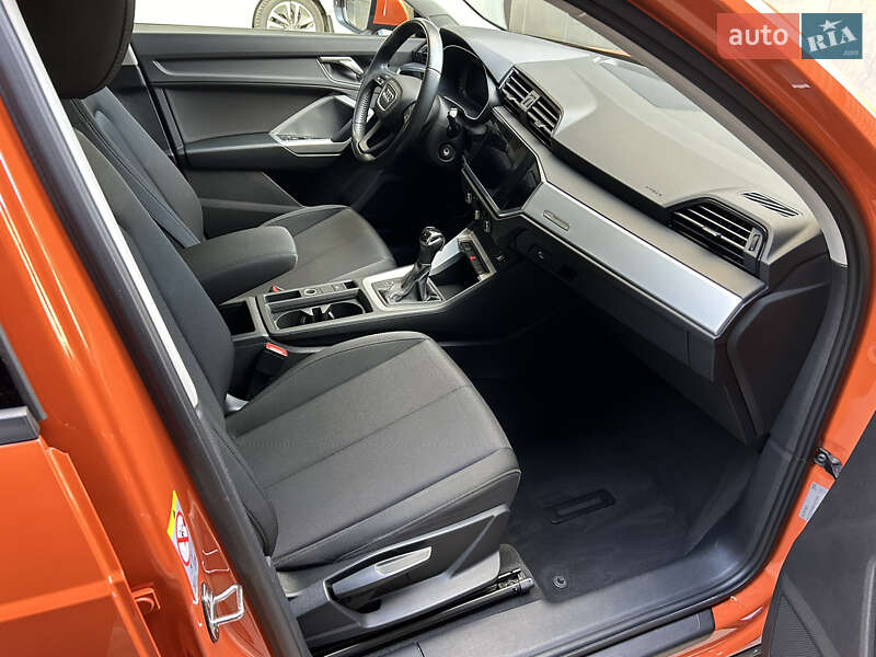 Внедорожник / Кроссовер Audi Q3 2020 в Каменском