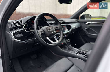 Позашляховик / Кросовер Audi Q3 2021 в Києві