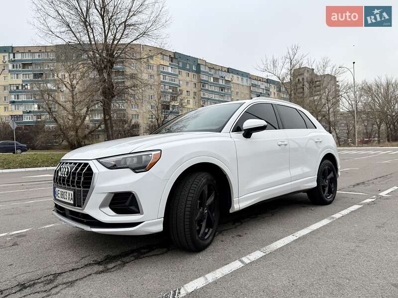 Позашляховик / Кросовер Audi Q3 2019 в Кам'янському