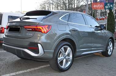 Внедорожник / Кроссовер Audi Q3 2020 в 