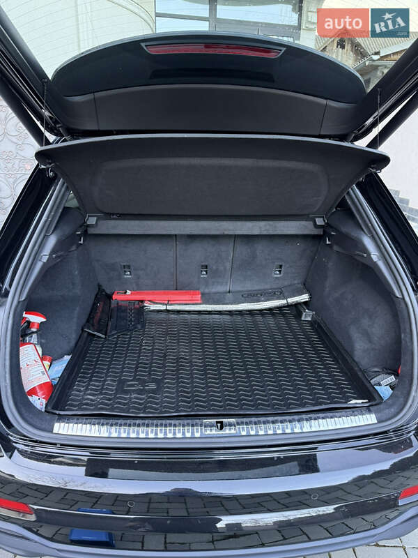 Позашляховик / Кросовер Audi Q3 2019 в Києві фото 7 Позашляховик / Кросовер Audi Q3 2019 в Києві