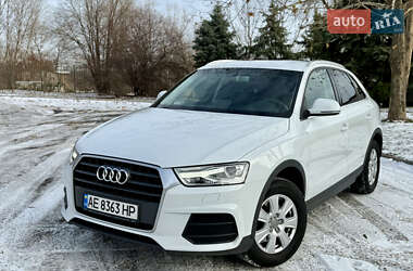 Позашляховик / Кросовер Audi Q3 2016 в Дніпрі