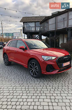 Внедорожник / Кроссовер Audi Q3 2023 в 