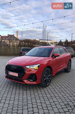 Внедорожник / Кроссовер Audi Q3 2023 в 