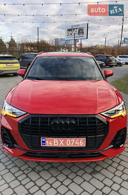 Внедорожник / Кроссовер Audi Q3 2023 в 