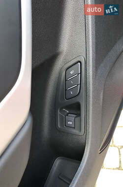 Внедорожник / Кроссовер Audi Q3 2023 в 