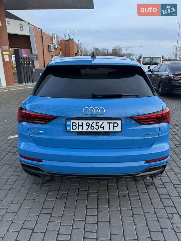 Внедорожник / Кроссовер Audi Q3 2019 в Одессе