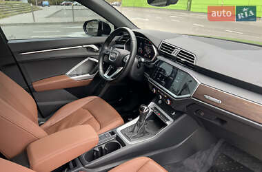 Внедорожник / Кроссовер Audi Q3 2019 в 