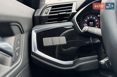 Внедорожник / Кроссовер Audi Q3 2021 в 