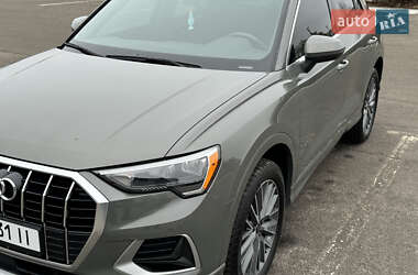 Внедорожник / Кроссовер Audi Q3 2021 в 