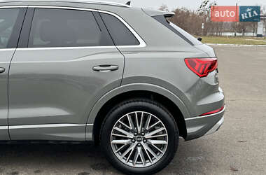 Внедорожник / Кроссовер Audi Q3 2021 в 