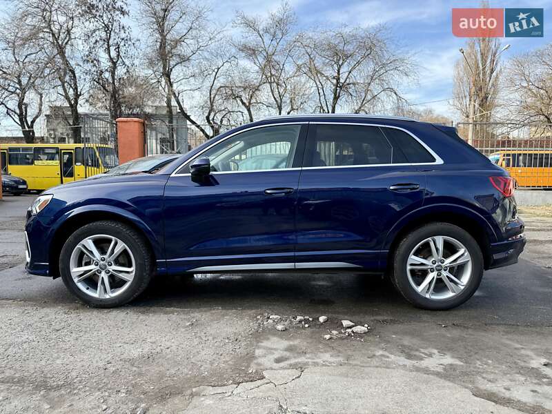 Позашляховик / Кросовер Audi Q3 2020 в Одесі