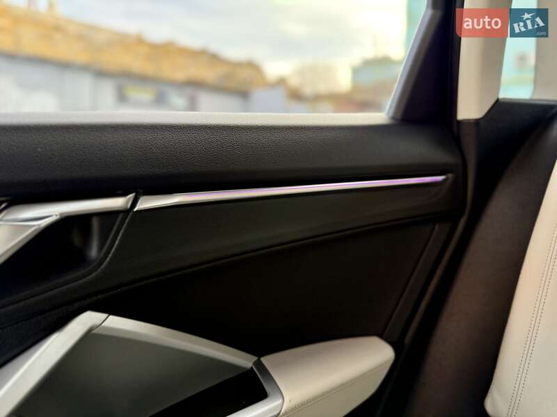Позашляховик / Кросовер Audi Q3 2020 в Одесі