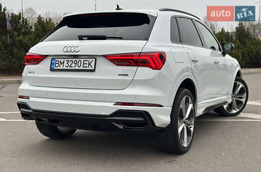 Внедорожник / Кроссовер Audi Q3 2021 в Киеве