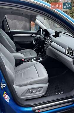Позашляховик / Кросовер Audi Q3 2015 в 