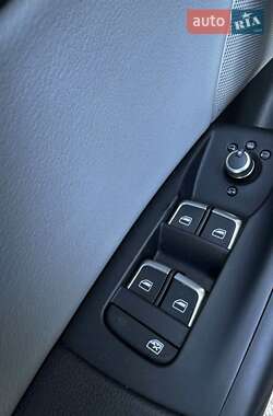 Позашляховик / Кросовер Audi Q3 2015 в 
