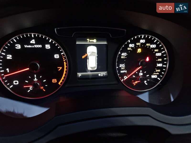 Внедорожник / Кроссовер Audi Q3 2016 в Киеве