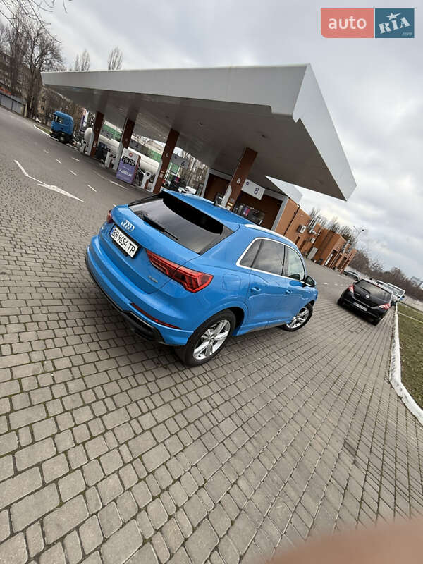 Внедорожник / Кроссовер Audi Q3 2019 в Одессе