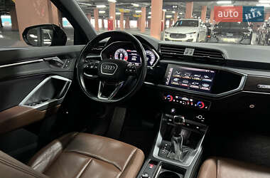 Внедорожник / Кроссовер Audi Q3 2019 в 