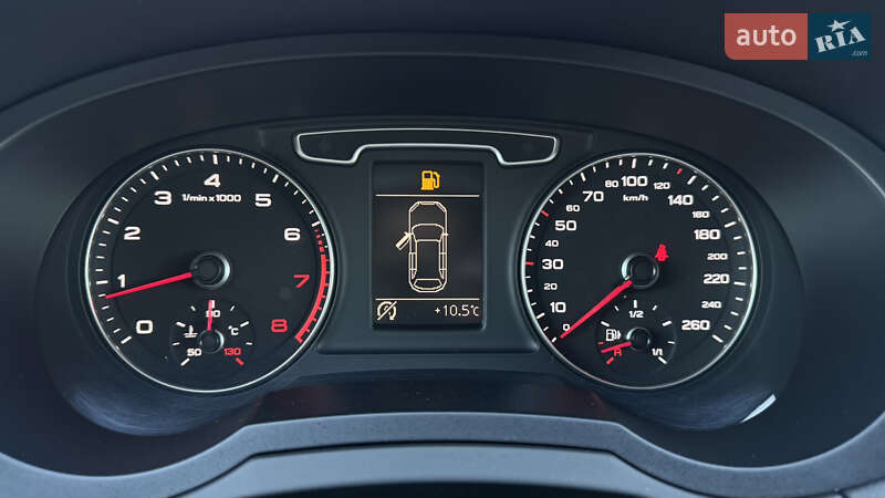 Внедорожник / Кроссовер Audi Q3 2012 в Ивано-Франковске