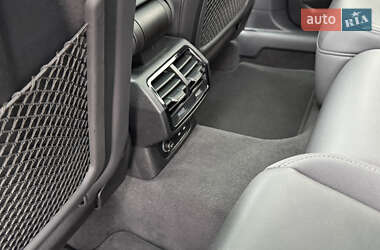 Внедорожник / Кроссовер Audi Q3 2023 в 