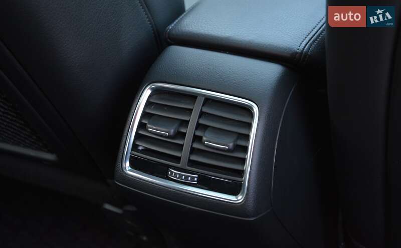 Внедорожник / Кроссовер Audi Q3 2015 в Киеве