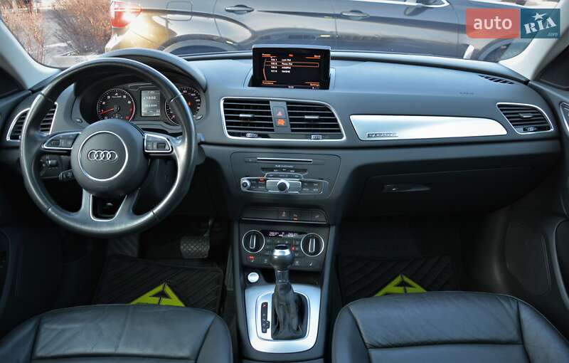 Внедорожник / Кроссовер Audi Q3 2015 в Киеве