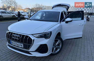 Позашляховик / Кросовер Audi Q3 2020 в 