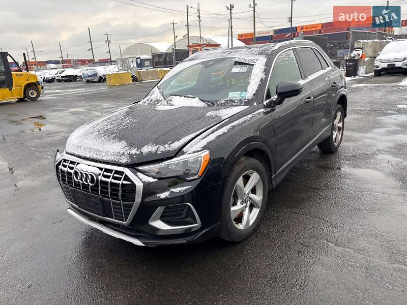 Внедорожник / Кроссовер Audi Q3 2020 в 