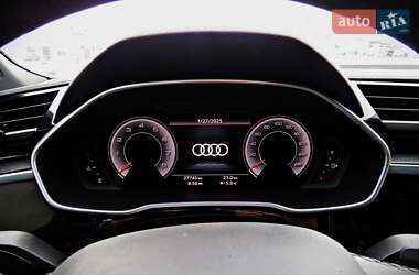 Внедорожник / Кроссовер Audi Q3 2022 в 