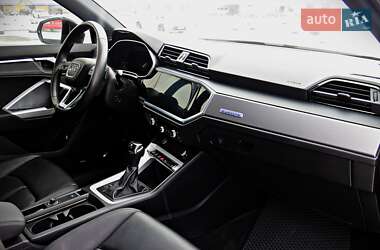 Внедорожник / Кроссовер Audi Q3 2022 в 