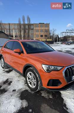 Внедорожник / Кроссовер Audi Q3 2021 в Киеве