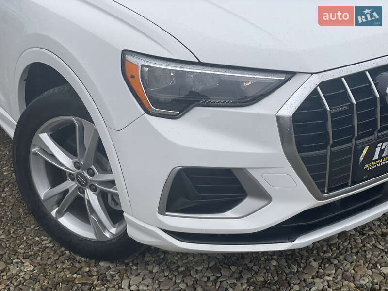 Внедорожник / Кроссовер Audi Q3 2021 в Стрые