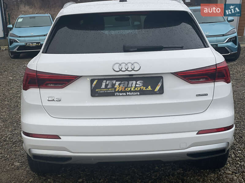 Внедорожник / Кроссовер Audi Q3 2021 в Стрые