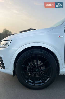 Внедорожник / Кроссовер Audi Q3 2015 в Киеве