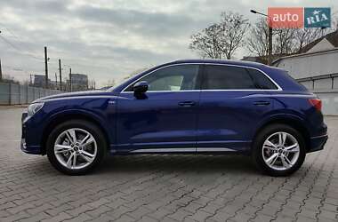 Внедорожник / Кроссовер Audi Q3 2024 в 