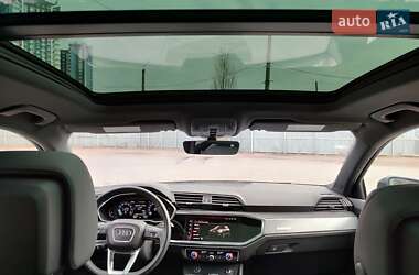 Внедорожник / Кроссовер Audi Q3 2024 в 
