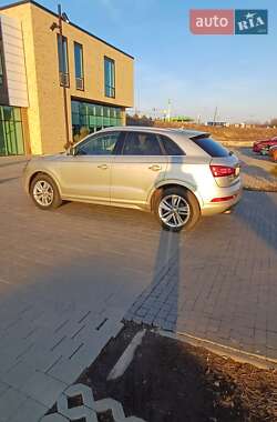 Позашляховик / Кросовер Audi Q3 2016 в 