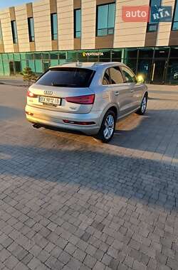 Позашляховик / Кросовер Audi Q3 2016 в 