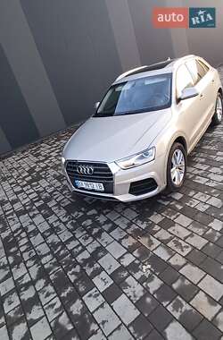 Позашляховик / Кросовер Audi Q3 2016 в 