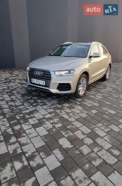 Позашляховик / Кросовер Audi Q3 2016 в 